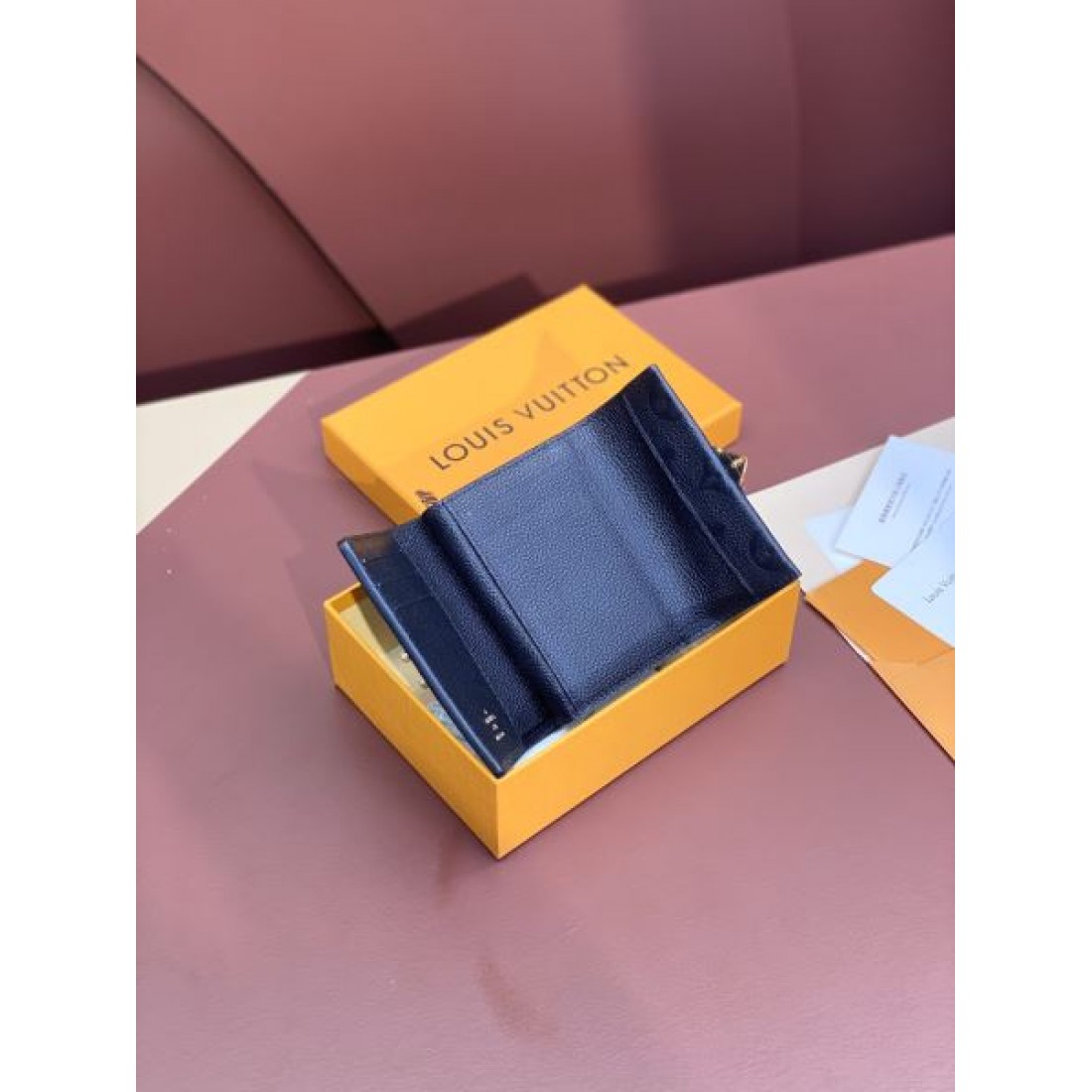 LOUIS VUITTON ルイヴィトン 2024FW 長時間持続可能 三つ折り財布 - 画像 (7)