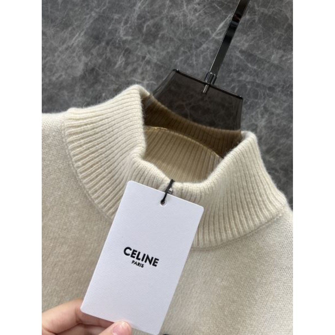 CELINE セリーヌ ニットカーディガン 2024FW 続々とお目見える冬季新作 - 画像 (9)