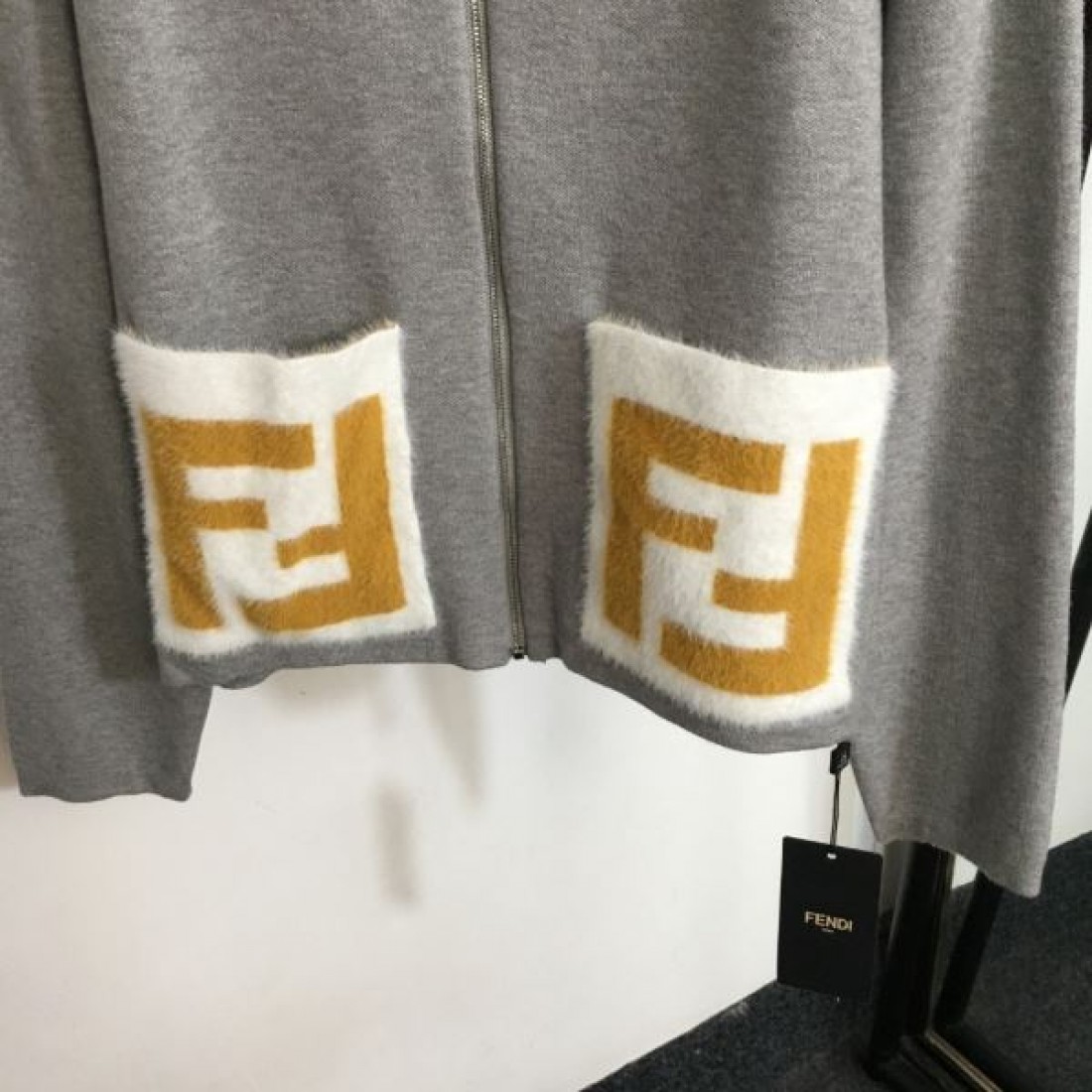 FENDI フェンデイ ニットカーディガン 2024FW 最後の秋冬コレクション - 画像 (7)