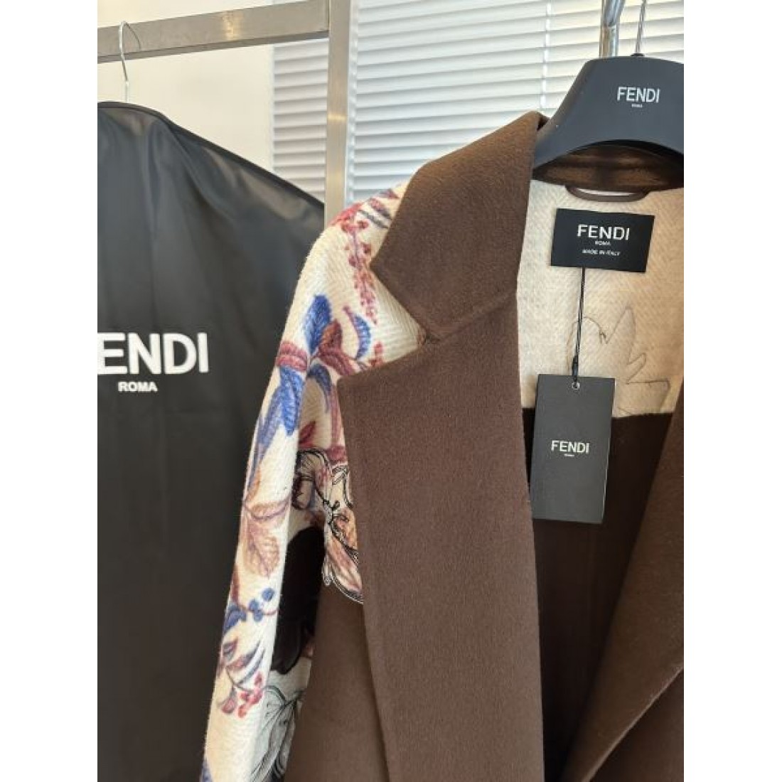 FENDI フェンデイ コート 2024FW 手持ち在庫あり海外セレブ愛用 - 画像 (7)