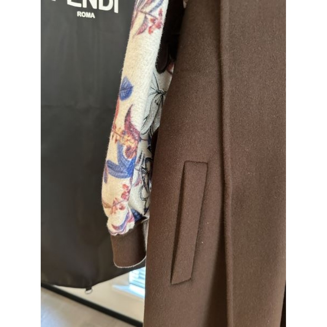 FENDI フェンデイ コート 2024FW 手持ち在庫あり海外セレブ愛用 - 画像 (9)