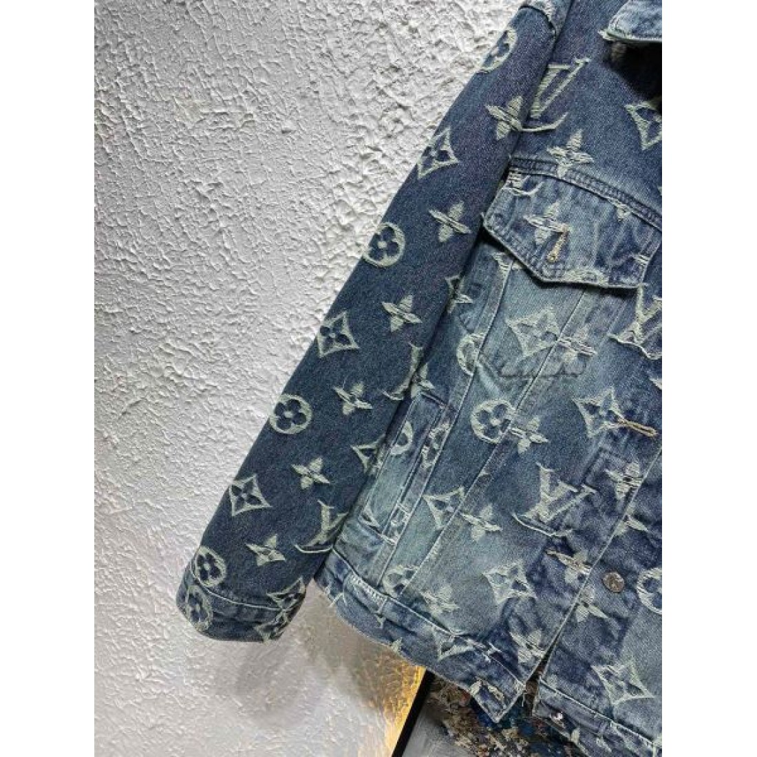 LOUIS VUITTON ルイヴィトン デニムコート 2024FW おしゃれを楽しむ！ - 画像 (7)