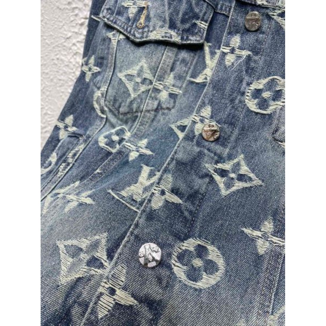 LOUIS VUITTON ルイヴィトン デニムコート 2024FW おしゃれを楽しむ！ - 画像 (8)