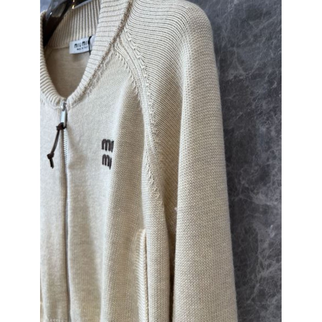 MIU MIU ミュウミュウ ニットカーディガン 2024FW 海外よりお届け限定品 - 画像 (7)