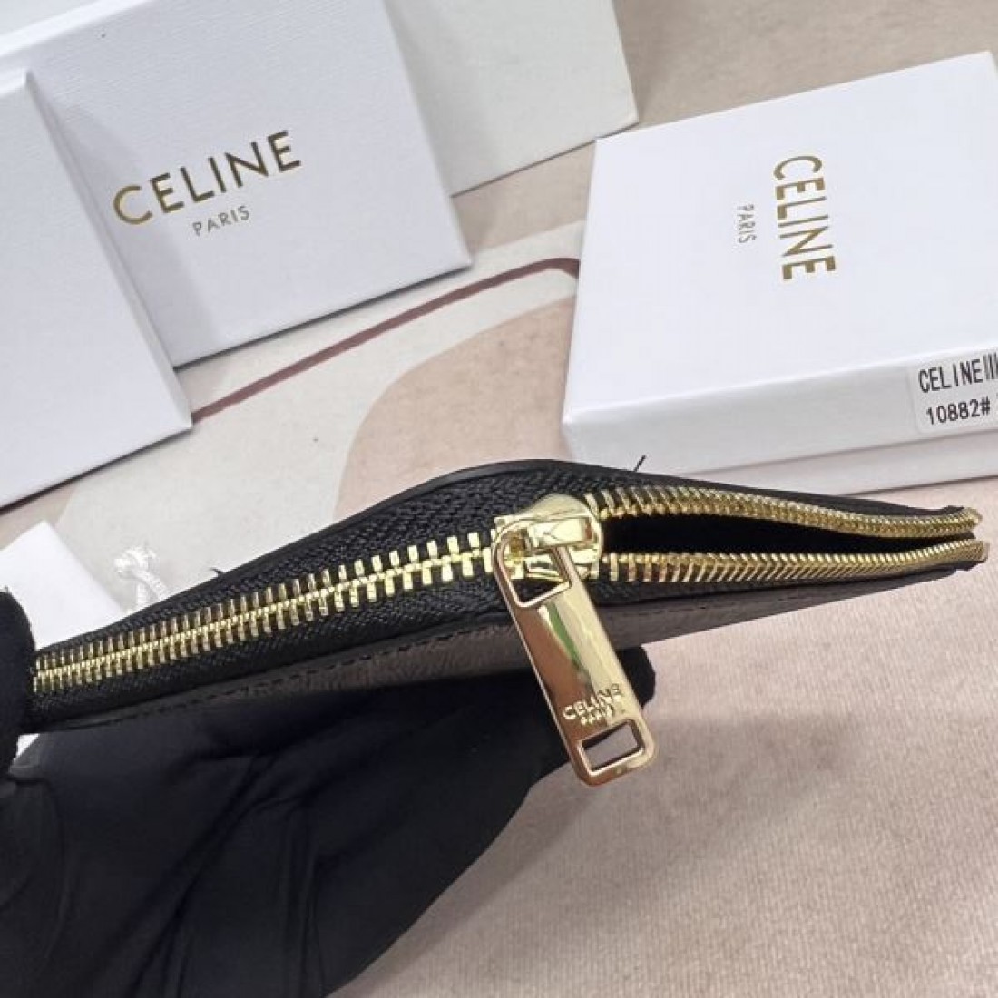 CELINE セリーヌ 2024SS 春夏の限定コレクション カードケース - 画像 (8)