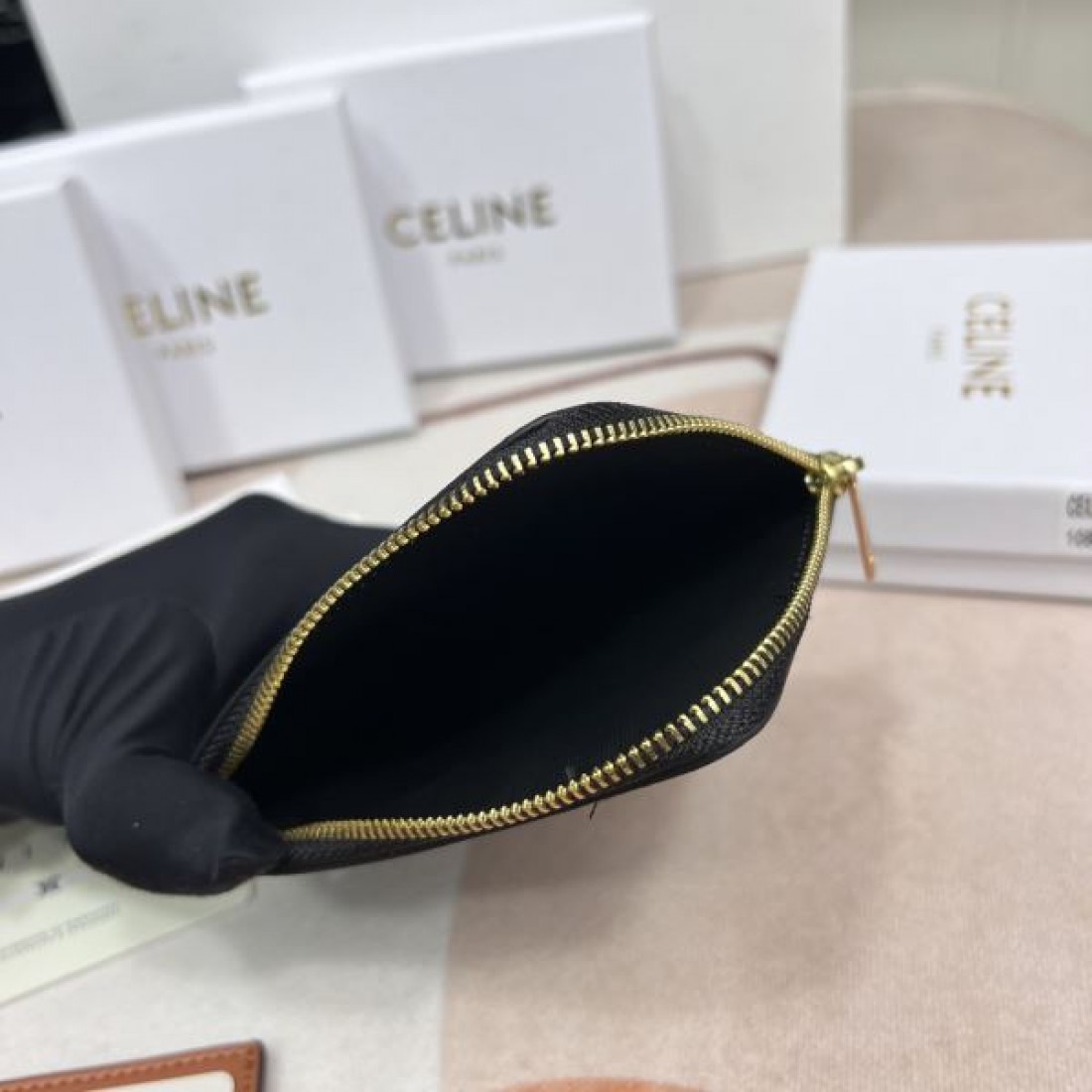 CELINE セリーヌ 2024SS 春夏の限定コレクション カードケース - 画像 (9)