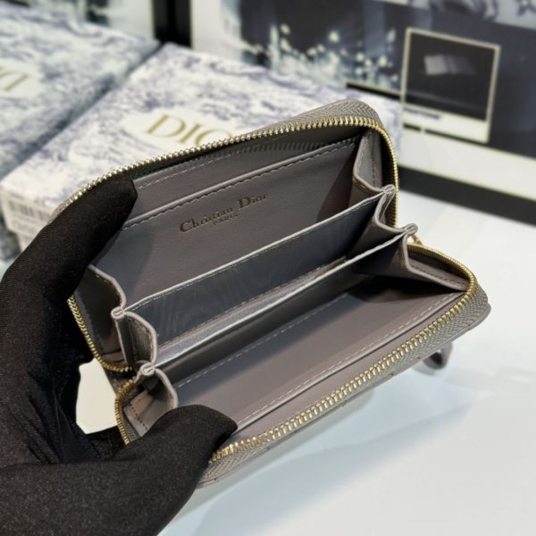 DIOR ディオール 2024SS 春先にはもってこいの色 カードケース - 画像 (8)