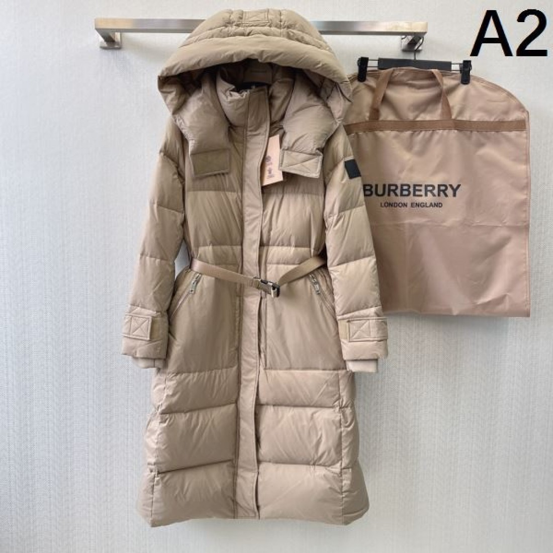 BURBERRY バーバリー レディース 用ダウンジャケット 2024FW 季節を問わず活躍し - 画像 (3)