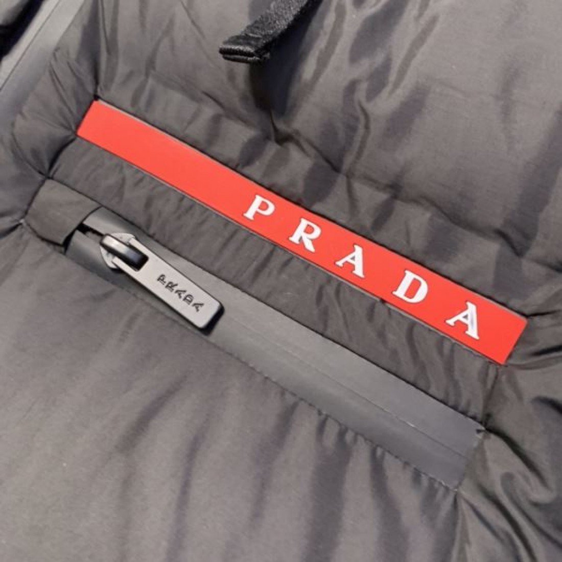 PRADA プラダ レディース 用ダウンジャケット 2024FW この夏に入れるべき - 画像 (7)