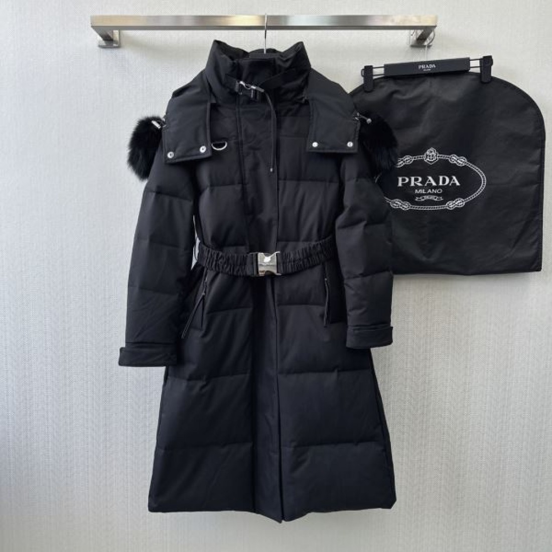 PRADA プラダ レディース 用ダウンジャケット 2024FW ロングシーズン活躍 - 画像 (5)