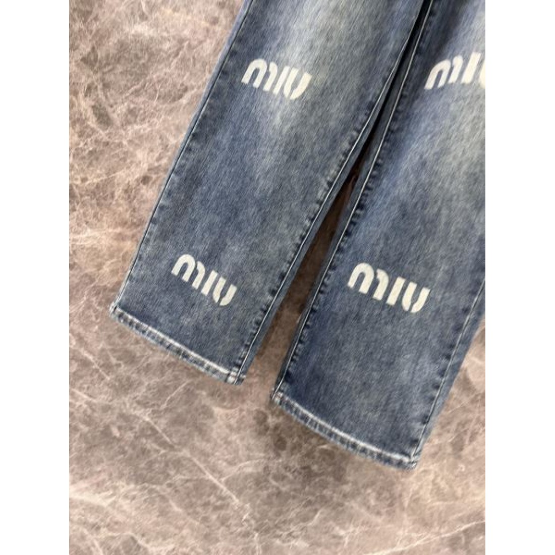 MIU MIU ミュウミュウ ジーパン 2024FW 秋冬最新作完売必至 - 画像 (8)