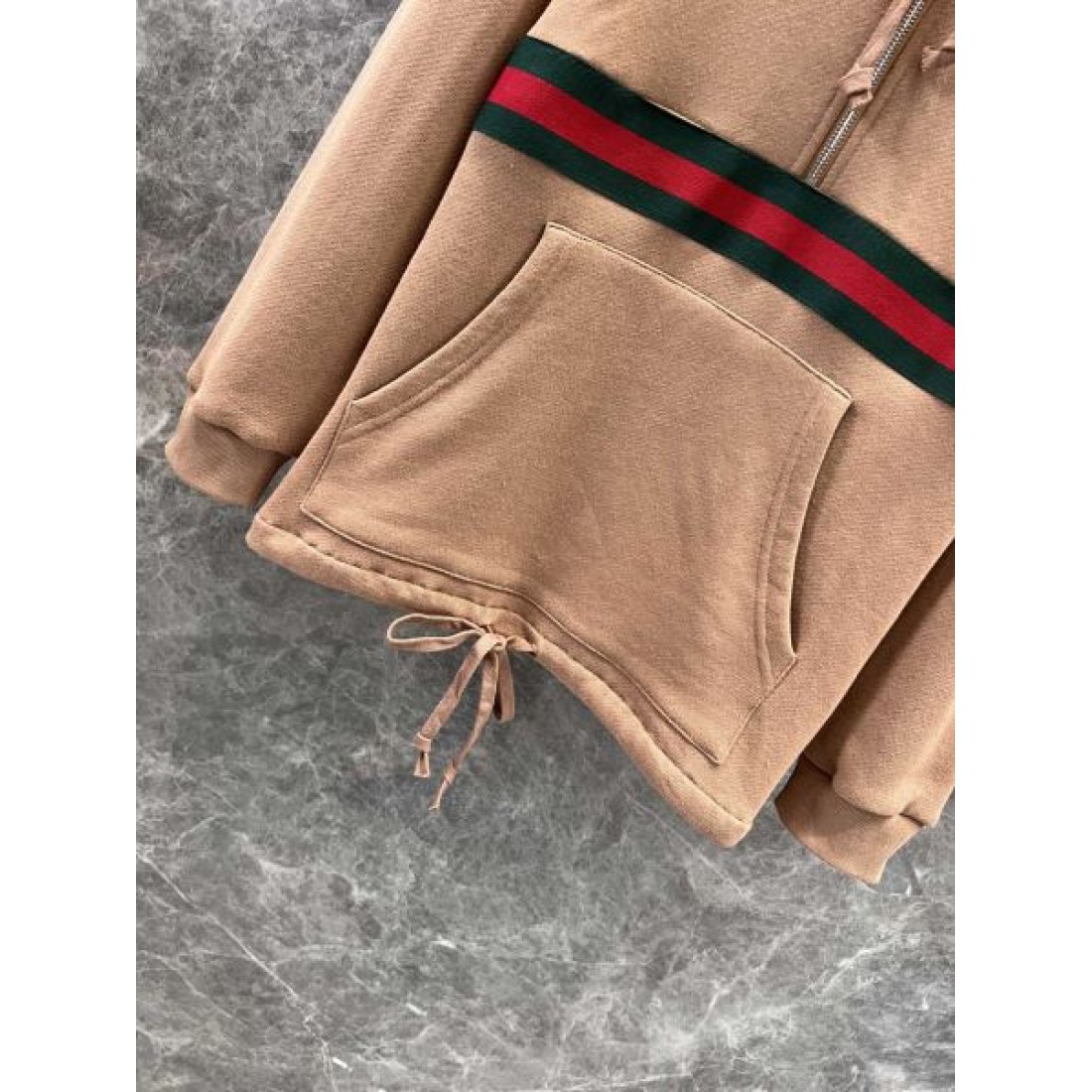 GUCCI グッチ ワンピース 2024FW 毎シーズン存在感のある - 画像 (8)