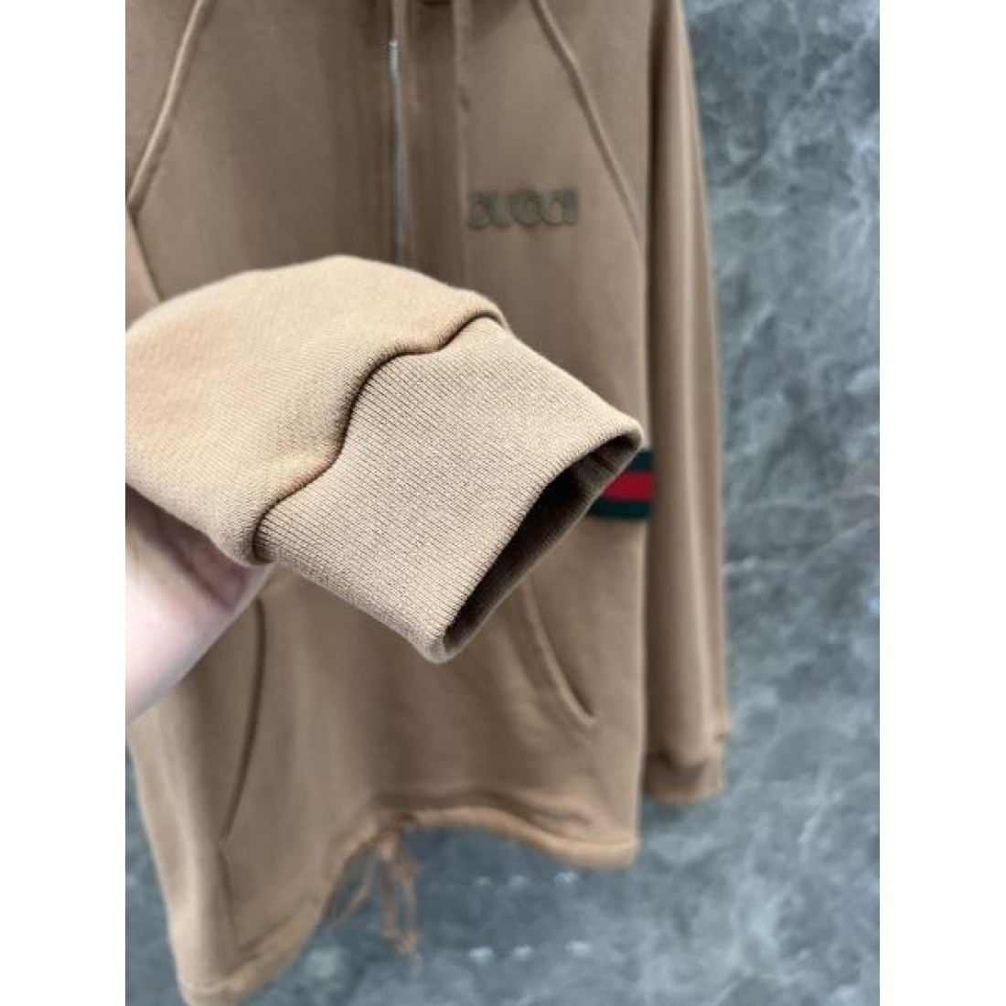 GUCCI グッチ ワンピース 2024FW 毎シーズン存在感のある - 画像 (9)