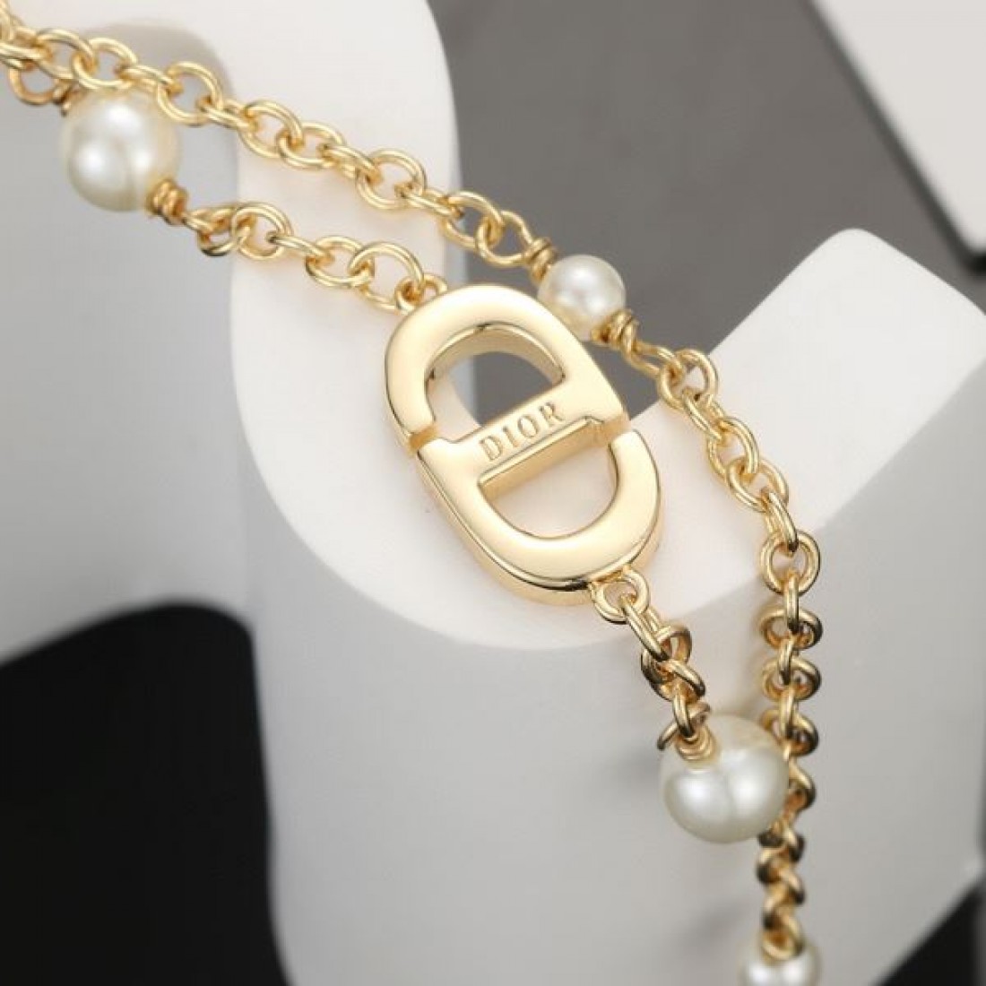 DIOR ディオール きれいめコーデに変身 2024SS ブレスレット - 画像 (7)