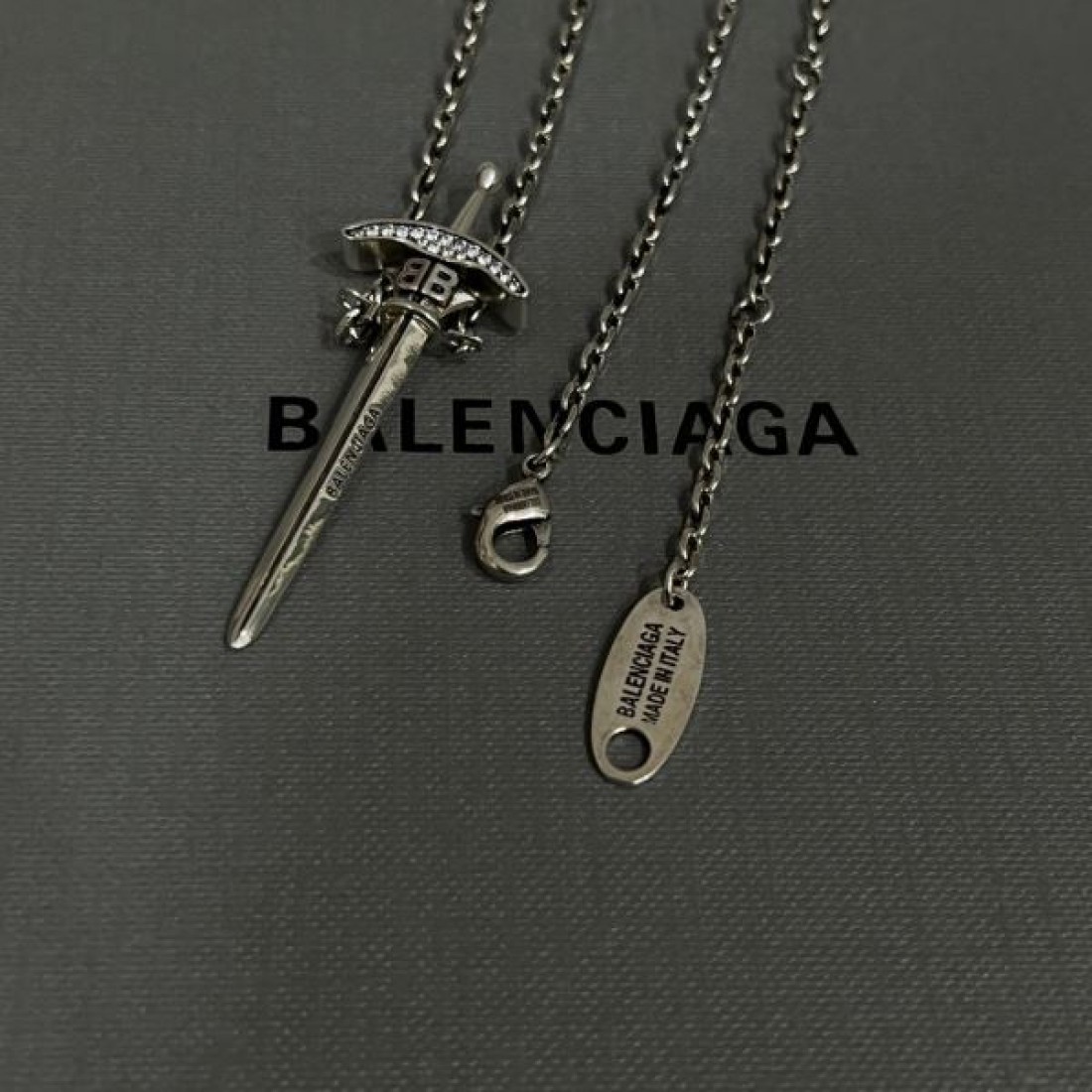 春夏も引き続き注目 2024SS ネックレス BALENCIAGA バレンシアガ - 画像 (8)