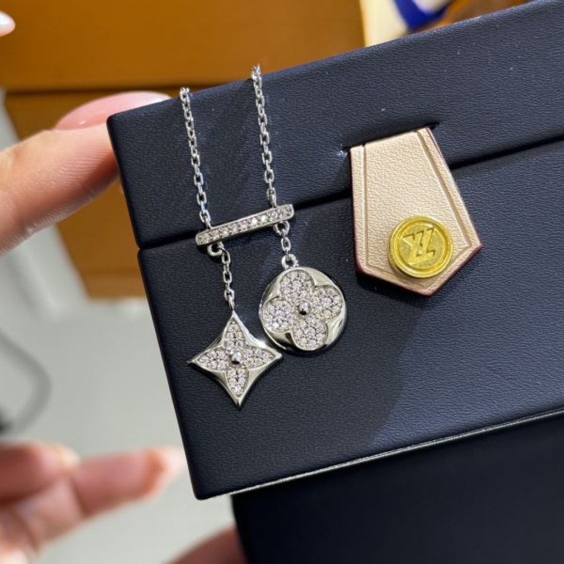 人気商品再入荷 2024SS ネックレス LOUIS VUITTON ルイヴィトン - 画像 (8)