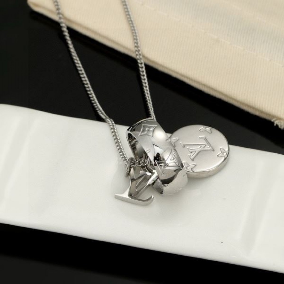 2025SS LOUIS VUITTON ルイヴィトン 期間限定VIPセール ネックレス - 画像 (8)