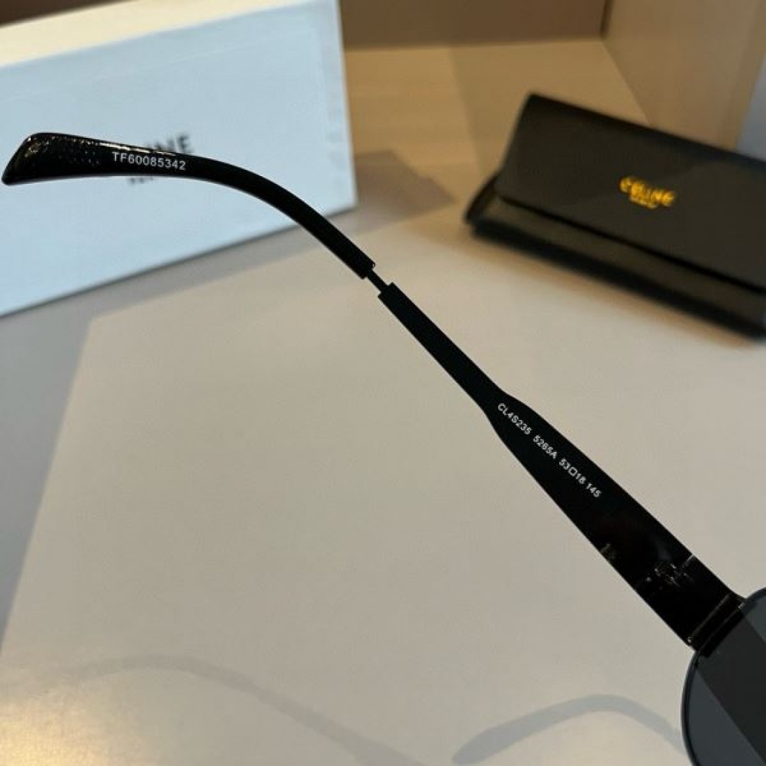 CELINE セリーヌ 2024SS サングラス 色気のあるスタイルに仕上げ - 画像 (10)