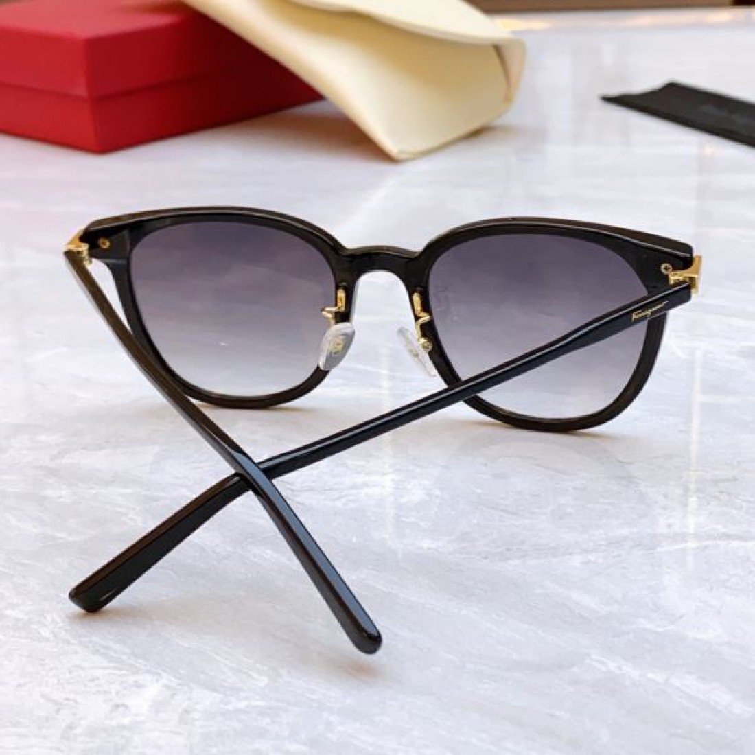 FERRAGAMO サルヴァトーレ フェラガモ 2024SS サングラス 今季トレンド - 画像 (9)