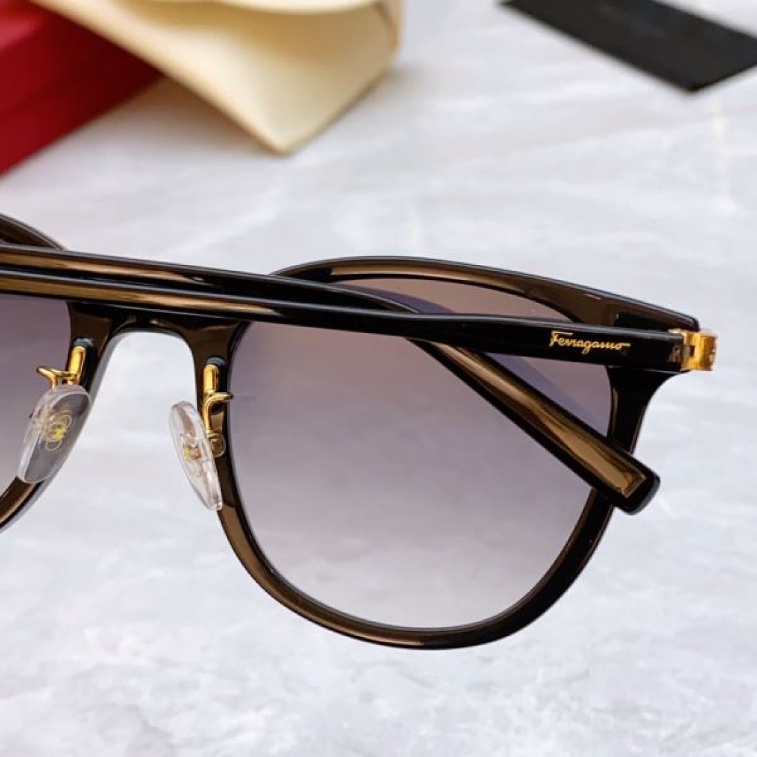 FERRAGAMO サルヴァトーレ フェラガモ 2024SS サングラス 今季トレンド - 画像 (10)