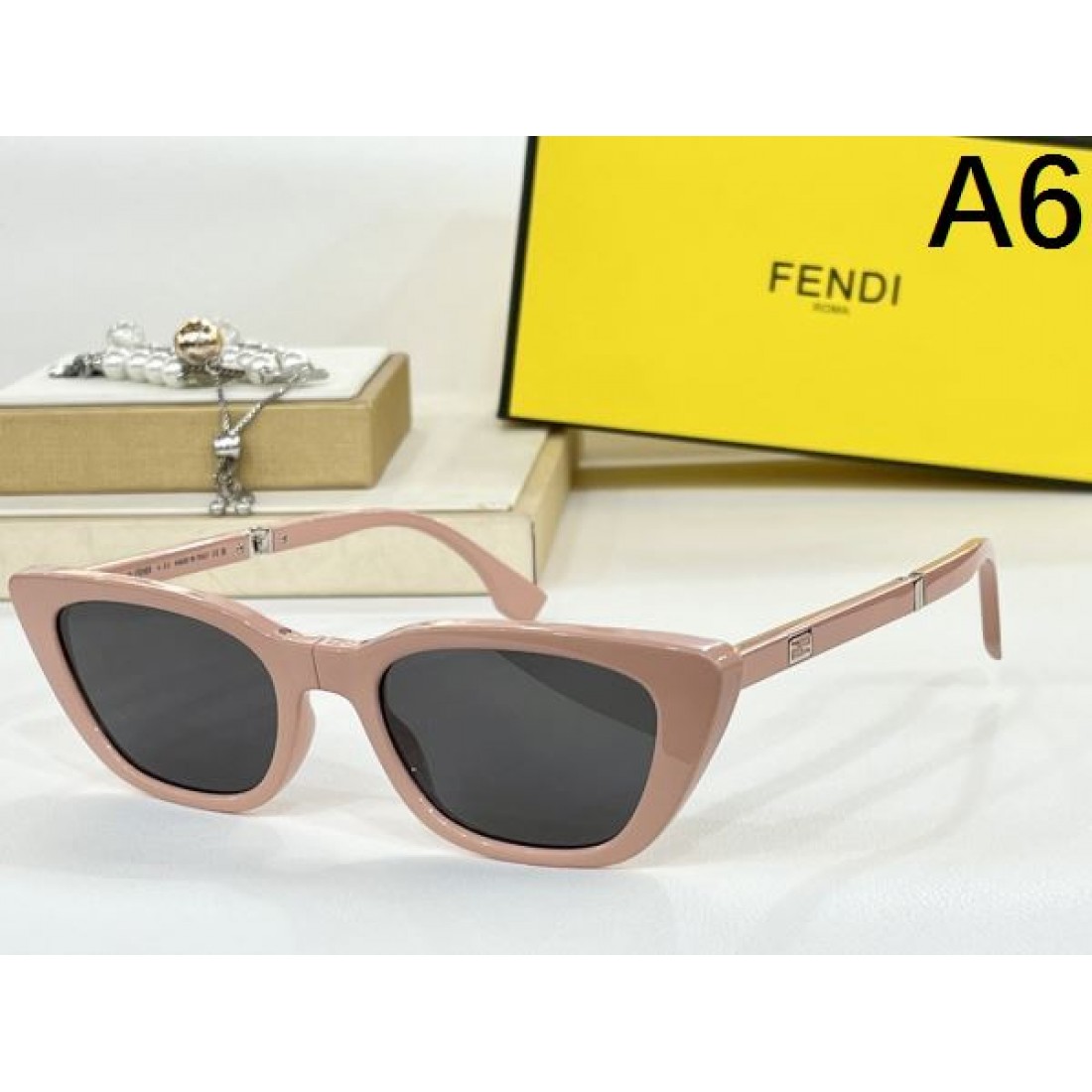 2024FW サングラス FENDI フェンデイ 気軽におしゃれを楽しめる - 画像 (7)