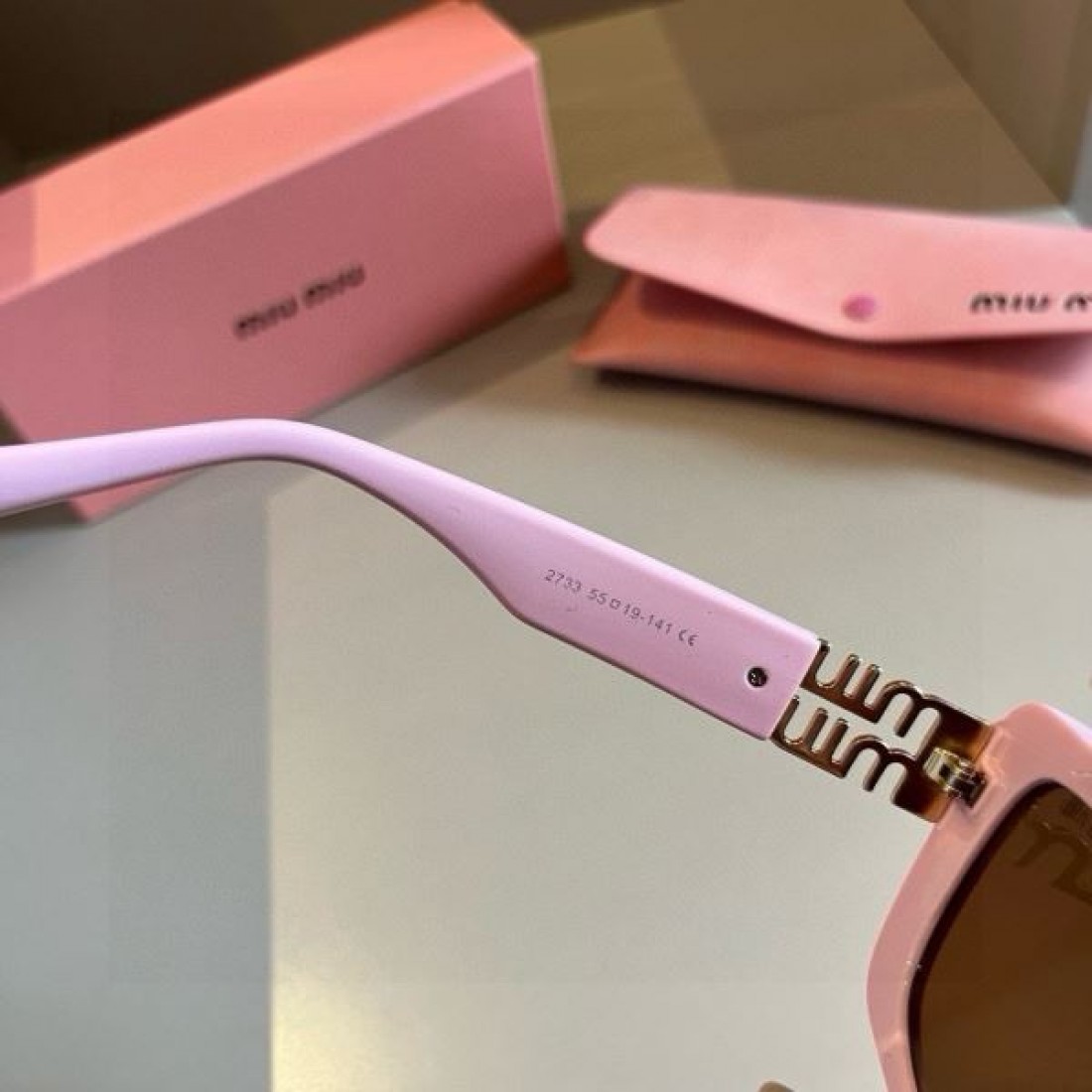 MIU MIU ミュウミュウ 2024SS サングラス 夏に大注目アイテム - 画像 (10)