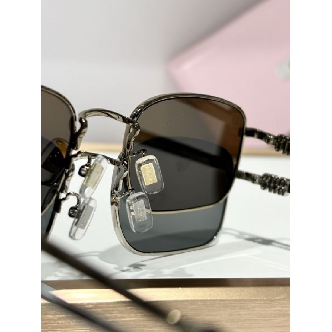 2024FW サングラス MIU MIU ミュウミュウ オシャレな印象 - 画像 (8)