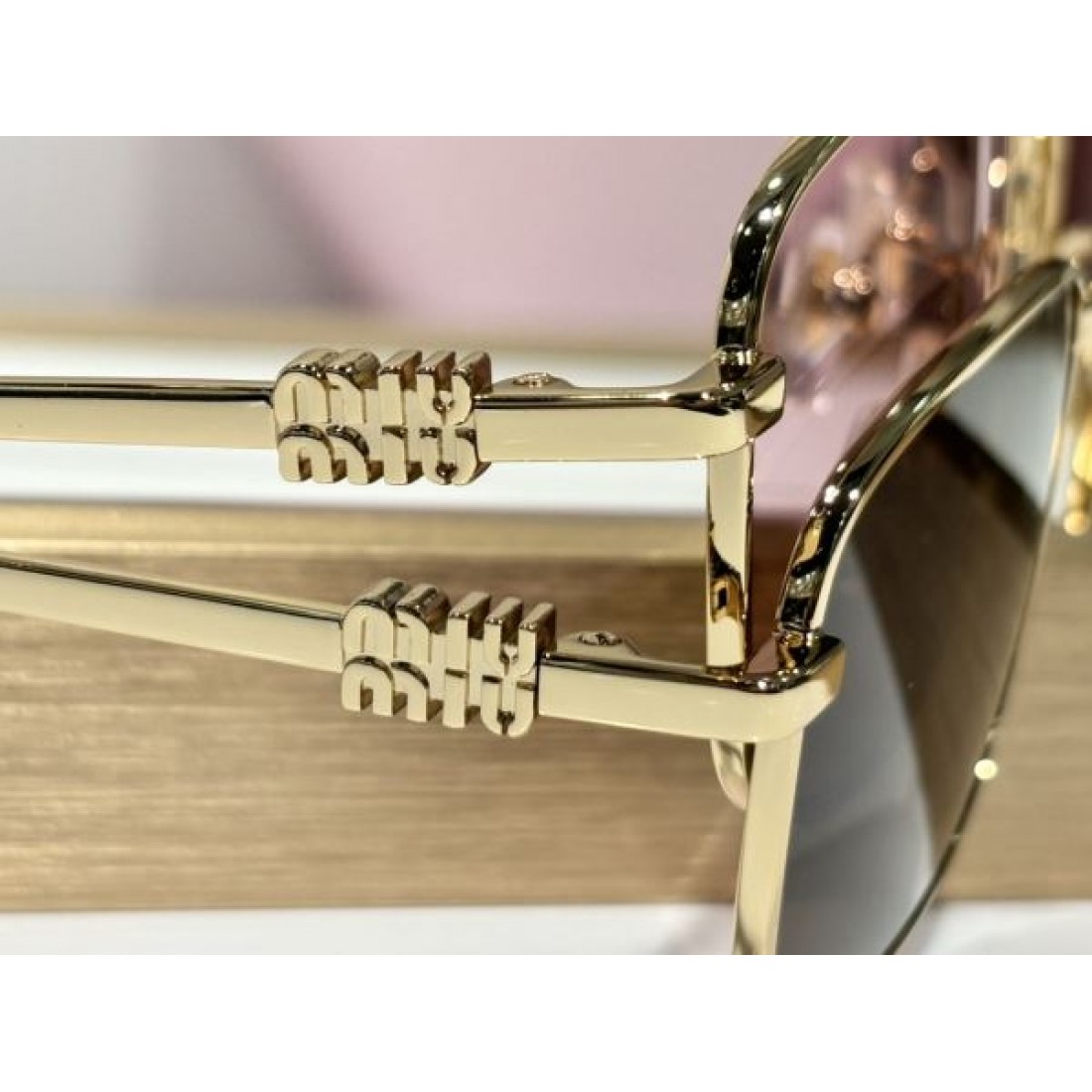 2024FW サングラス MIU MIU ミュウミュウ オシャレな印象 - 画像 (9)