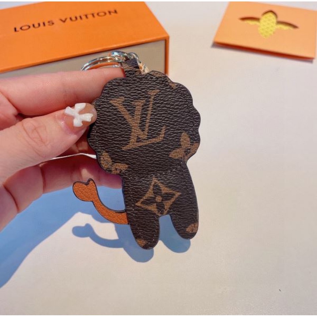 2024SS キーホルダー LOUIS VUITTON ルイヴィトン 大人でお上品 - 画像 (7)
