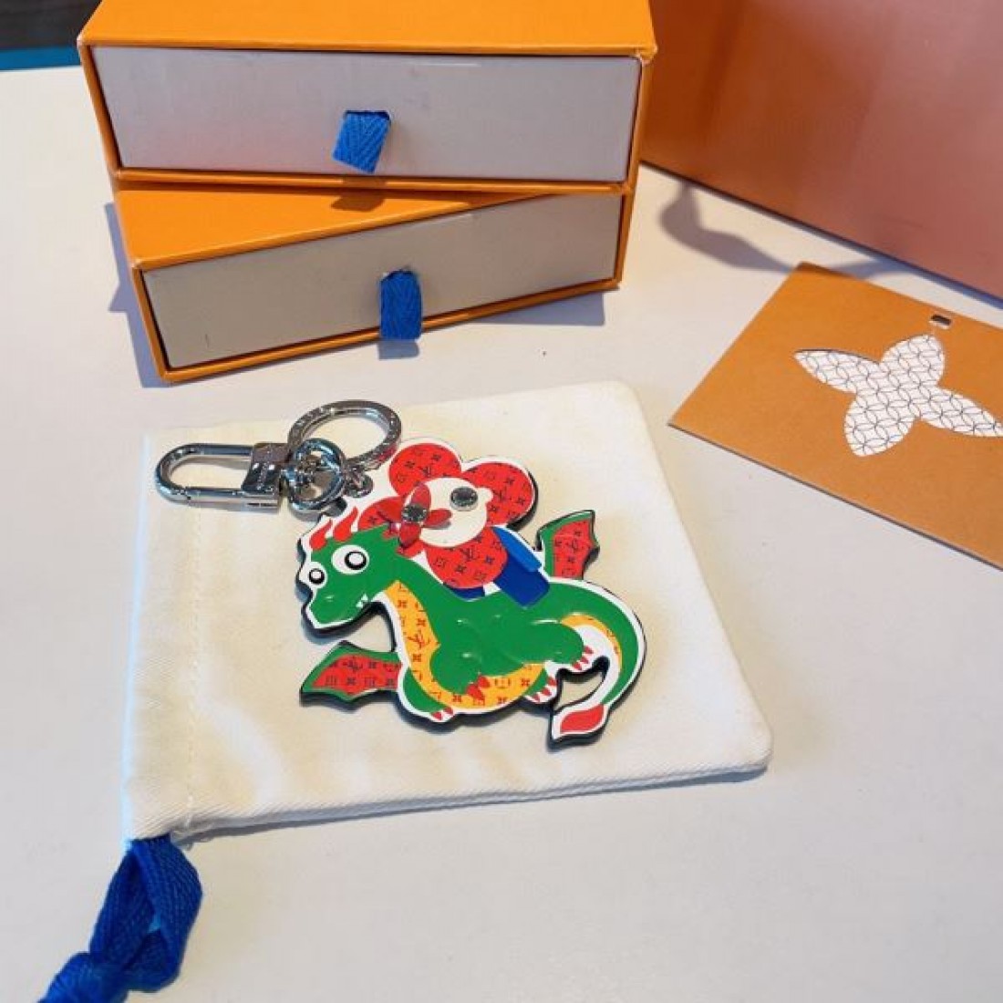 2024SS キーホルダー LOUIS VUITTON ルイヴィトン ホリデー限定 - 画像 (8)