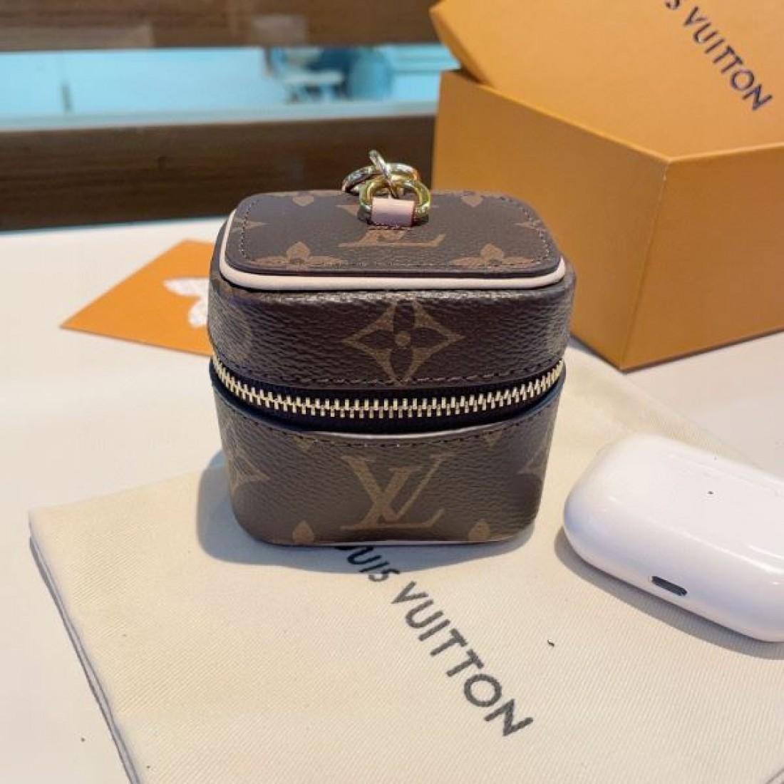 2024SS キーホルダー LOUIS VUITTON ルイヴィトン 在庫あり即発 - 画像 (7)