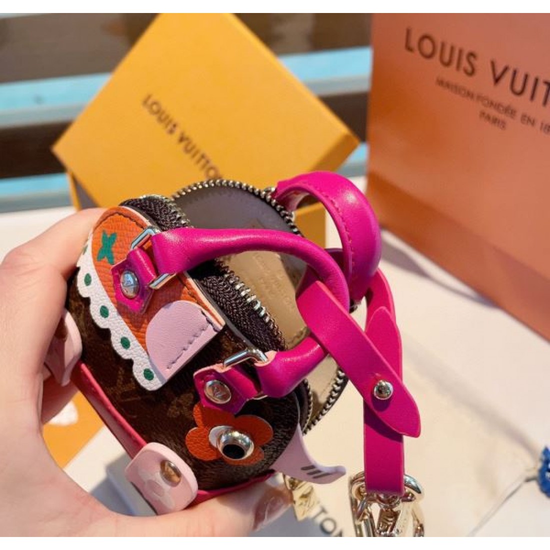 2024SS キーホルダー LOUIS VUITTON ルイヴィトン 北欧ブランド - 画像 (7)