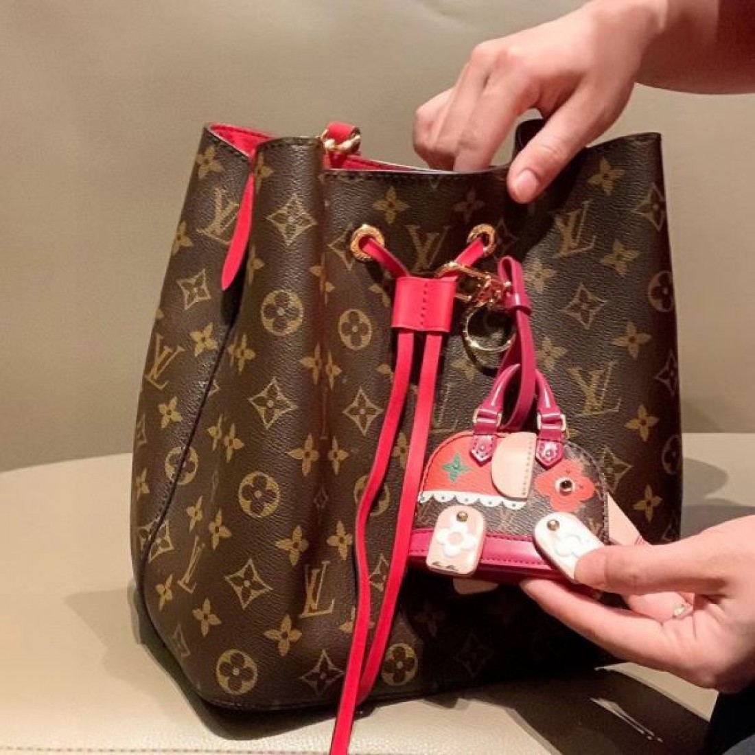 2024SS キーホルダー LOUIS VUITTON ルイヴィトン 北欧ブランド - 画像 (8)