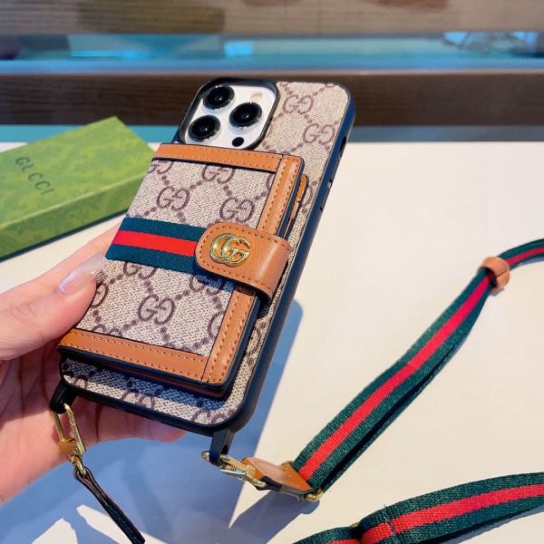 GUCCI グッチ 2024SS 抜群な魅力的なアイテム iphone携帯ケース - 画像 (7)