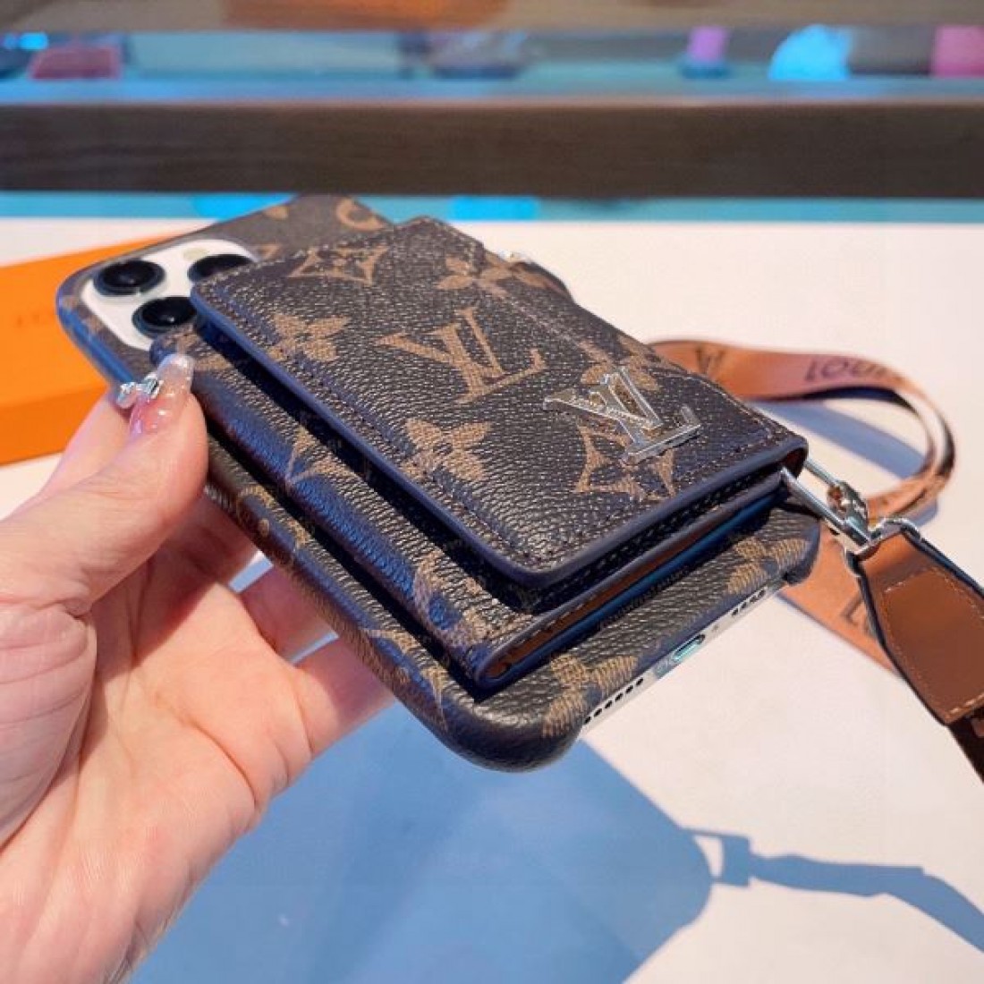 LOUIS VUITTON ルイヴィトン 2024SS 根強い人気定番商品 iphone携帯ケース - 画像 (7)