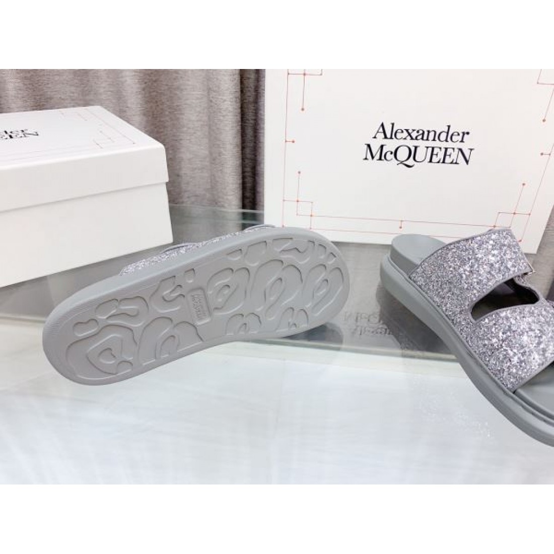 2024SS 海外大人気 ALEXANDER WANG アレキサンダーワン レディーススリッパ - 画像 (9)