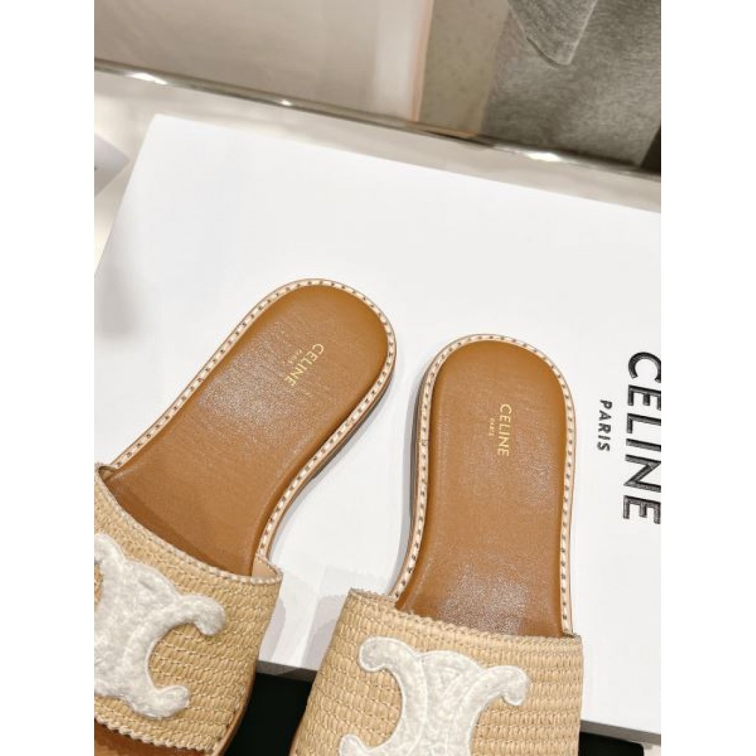 2024SS 昨年も人気のアイテム新品 CELINE セリーヌ レディーススリッパ - 画像 (8)