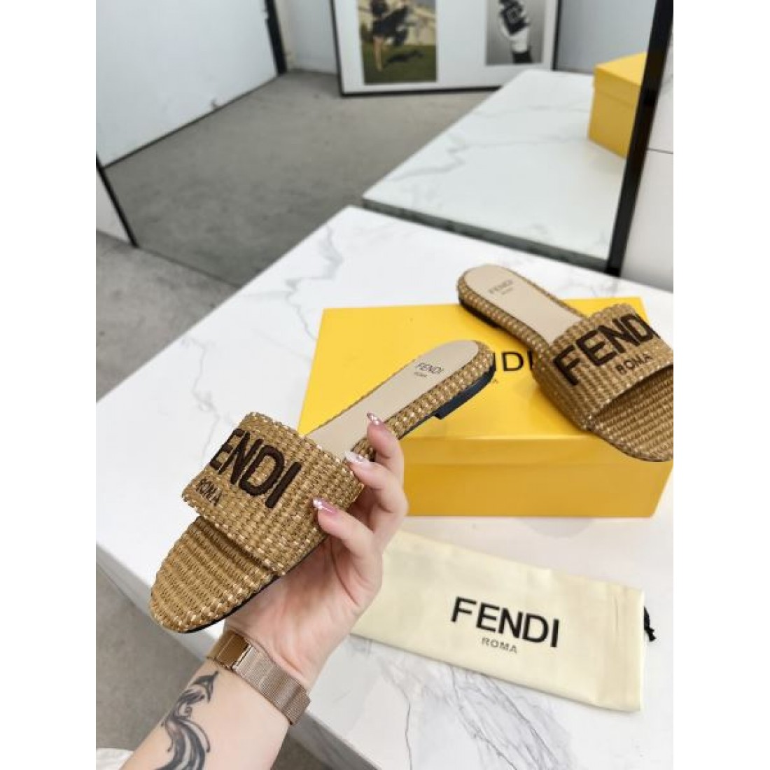2024SS 見逃せない注目夏季精品 FENDI フェンデイ レディースサンダル - 画像 (9)