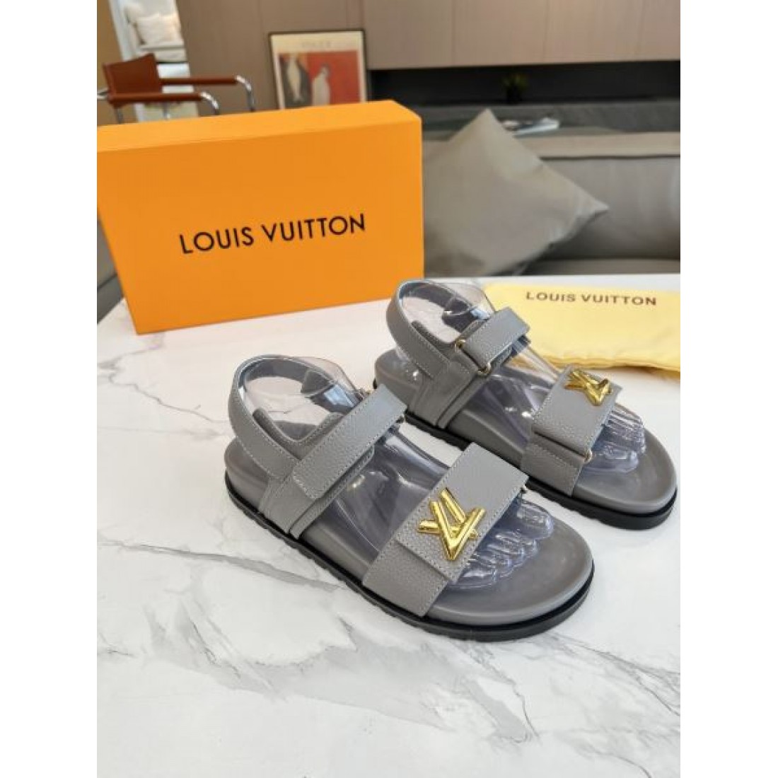 2024SS 現地価格sale LOUIS VUITTON ルイヴィトン レディースサンダル - 画像 (7)