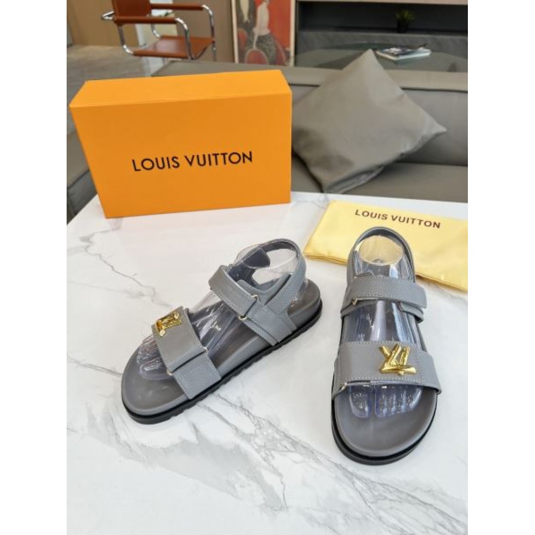 2024SS 現地価格sale LOUIS VUITTON ルイヴィトン レディースサンダル - 画像 (8)