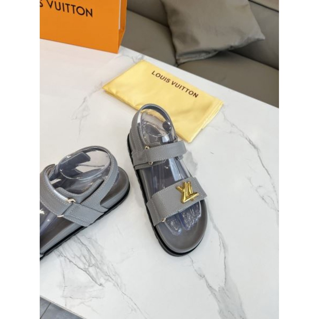 2024SS 現地価格sale LOUIS VUITTON ルイヴィトン レディースサンダル - 画像 (9)