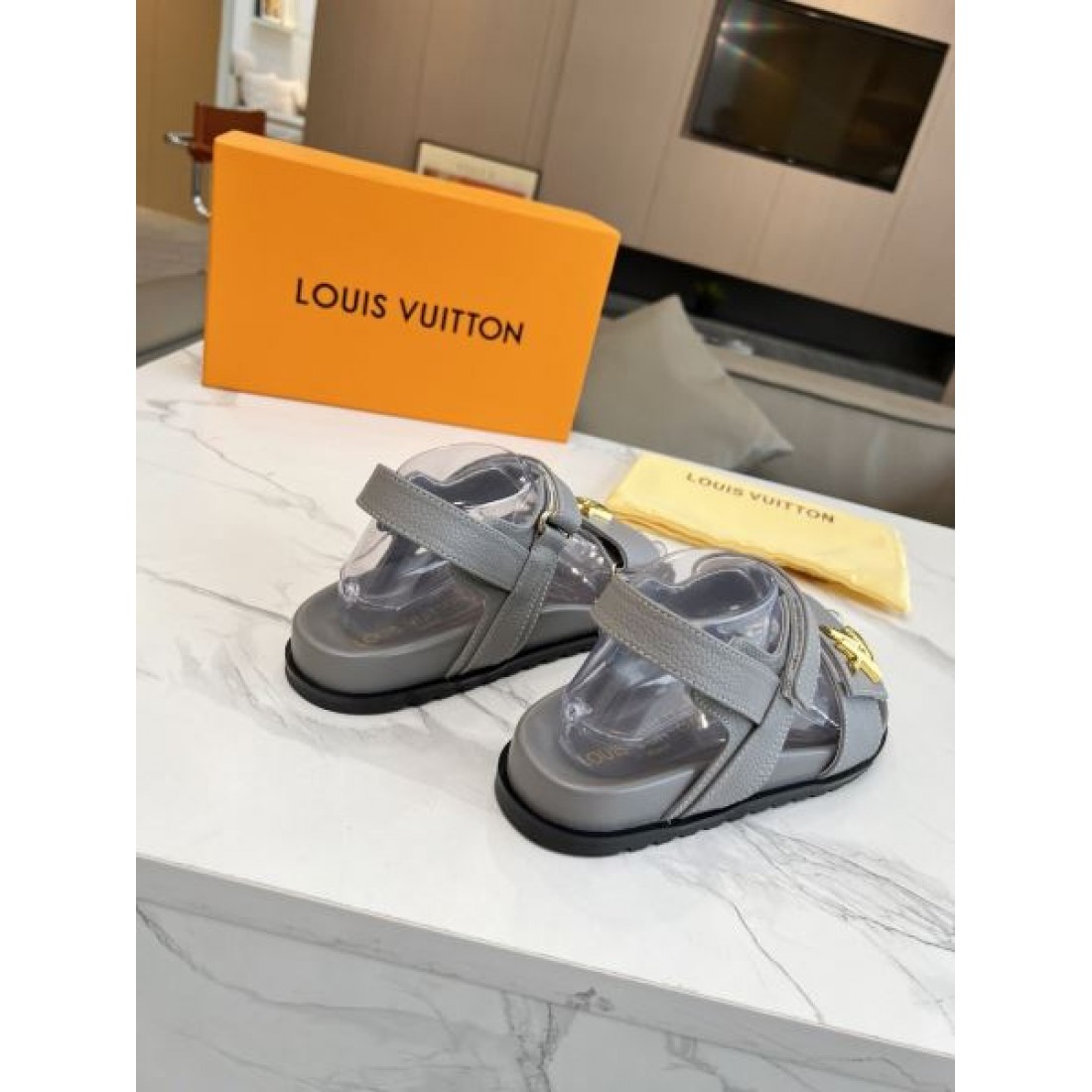 2024SS 現地価格sale LOUIS VUITTON ルイヴィトン レディースサンダル - 画像 (10)