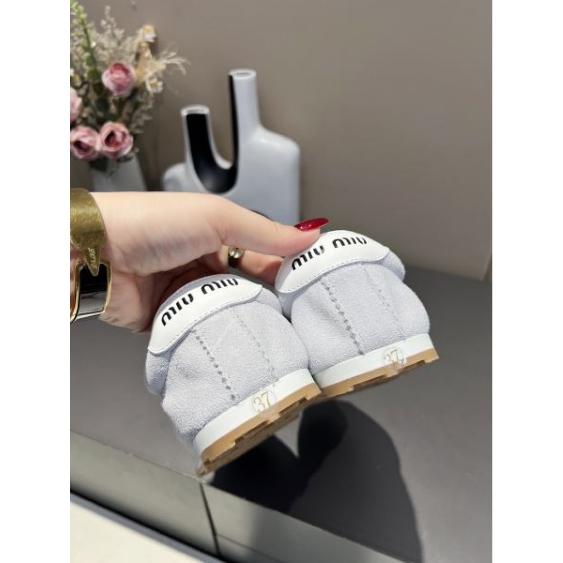 2024SS 季節を問わず活躍し MIU MIU ミュウミュウ レディース用 スニーカー - 画像 (10)