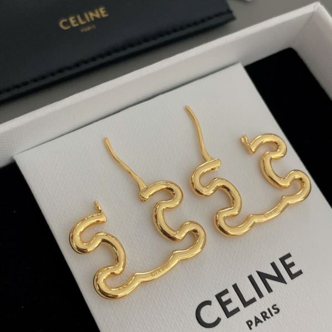 2025SS CELINE セリーヌ 好感度が高いアイテム イヤリング - 画像 (8)