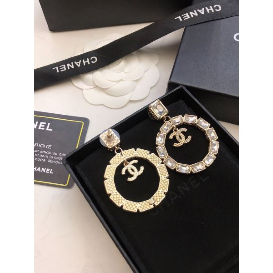 2025SS CHANEL シャネル 都会的な印象のスタイル イヤリング - 画像 (8)