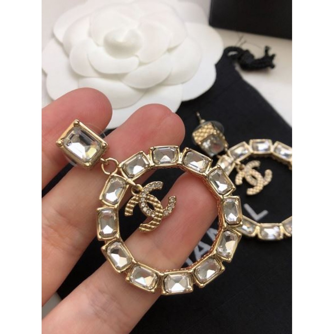 2025SS CHANEL シャネル 都会的な印象のスタイル イヤリング - 画像 (9)