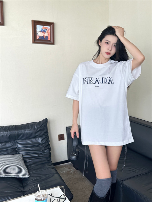 PRADA 偽物